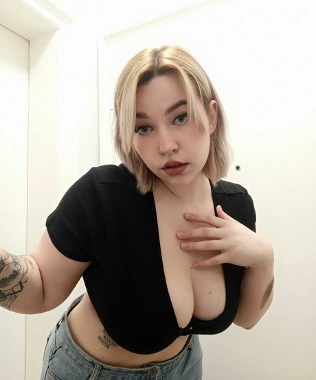 hiitsivyyy xxxモデル 画像