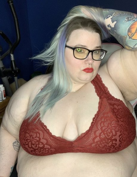 adenahx ヌードスター 写真