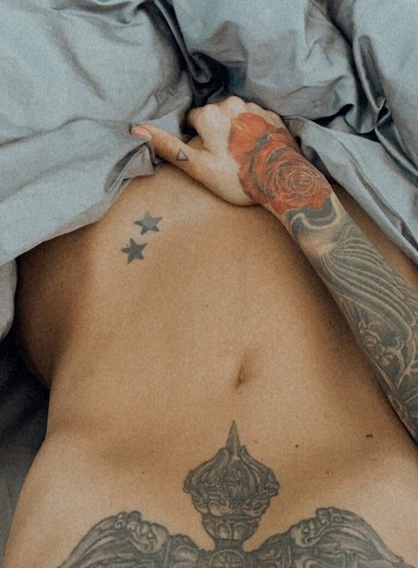 Dj Lady Vamp エロティックモデル ギャラリー