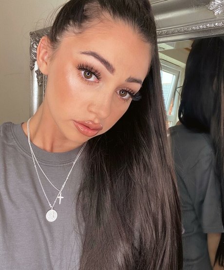 Chloe Reynolds ポルノスター セックス ギャラリー