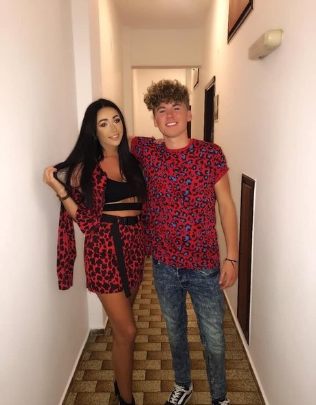 Chloe Reynolds 女優 写真