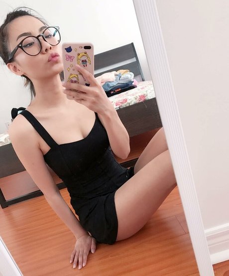 Jasmina スター ヌード 写真