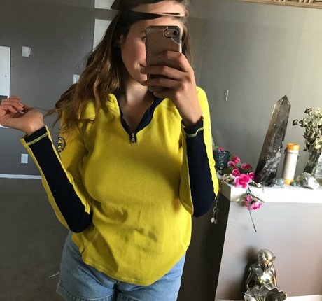 小人エボニーOnlyFans セクシー 画像