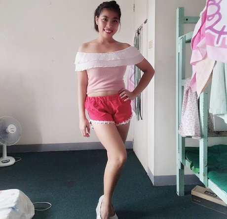 BustyCia 完璧な女優 写真