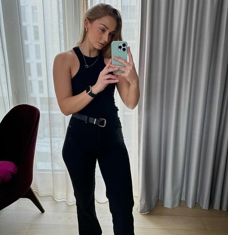 Musarita スター 裸 画像