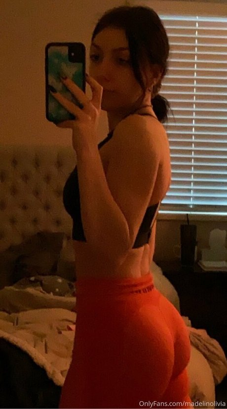 若い熟女OnlyFans ポルノグラフィック 画像