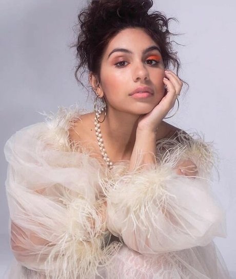Alessia Cara モデル 写真