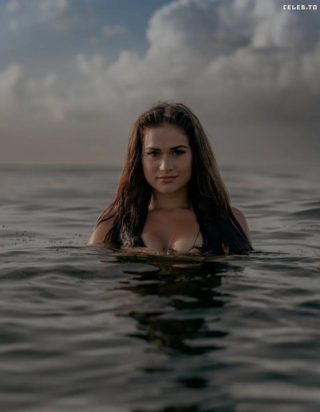 Chalina l セクシーなスター 画像