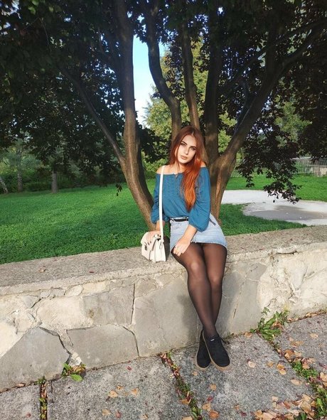 claudia nerdy ポルノスター ホット 画像