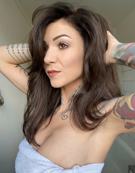 アマチュアペッギングOnlyFans セクシー裸 写真