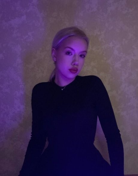 フィンドムオンリーファンズ アートヌード ギャラリー