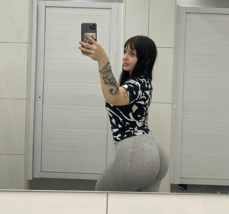 アジアンシャワー OnlyFans 美しいヌード 写真