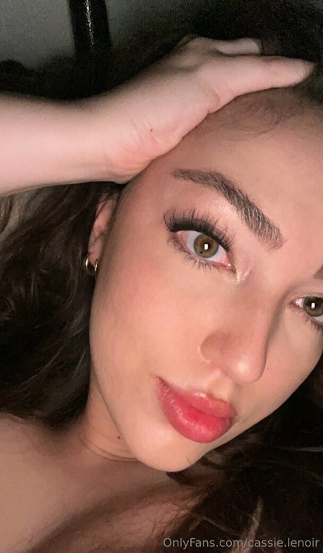 Cassie Lenoir ポルノスター 可愛い 写真