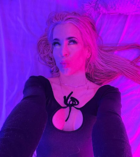 アジアのティーンオンリーファン ホットセクシー 画像