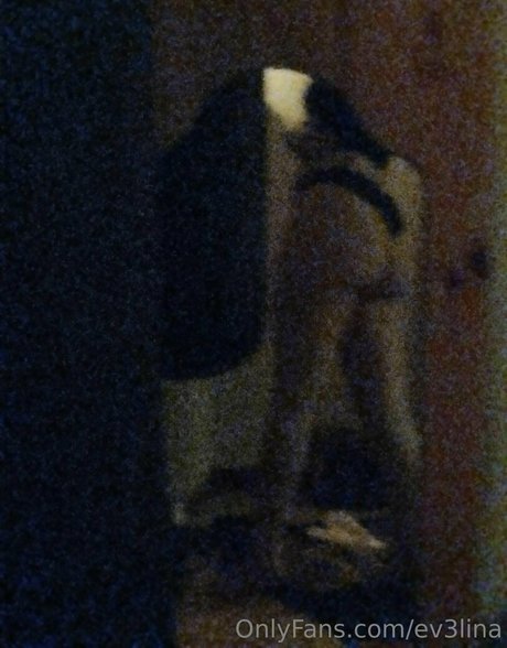ev3lina ポルノモデル 画像