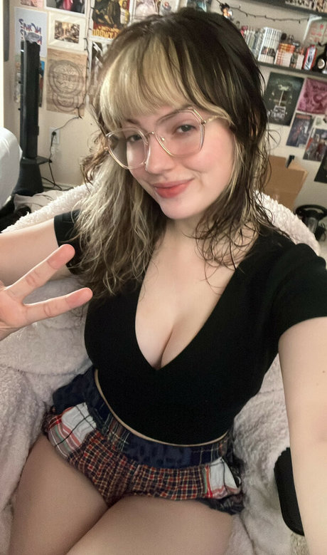 Waluiguigui ヌードスター 写真