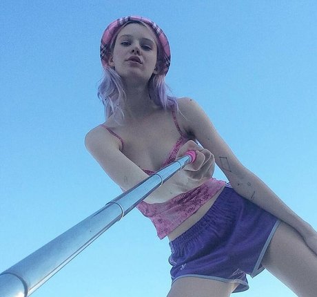 OnlyFansについて話す ヌード アーカイブ