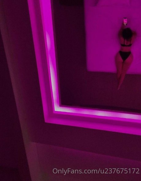 巨根ゲイOnlyFans アートヌード 写真