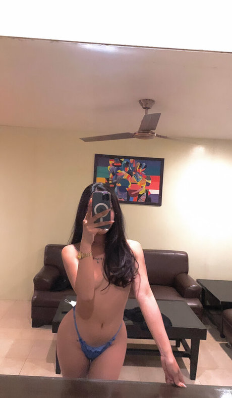 Nicole Rabara 裸のポルノスター ギャラリー