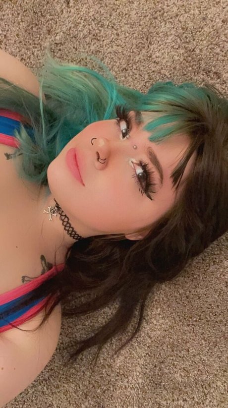 Venomous dolly 完璧な女優 写真