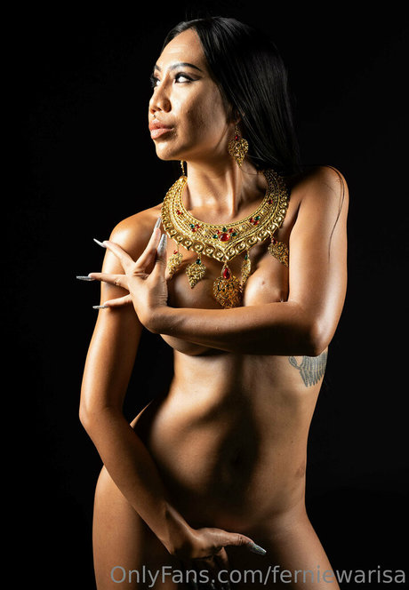 Fernie Warisa エロティックなスター 写真