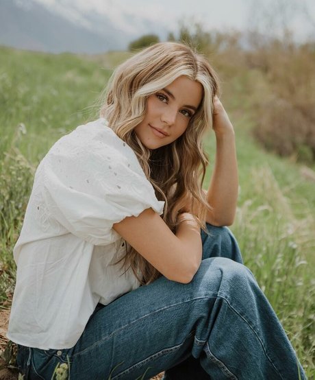 Indy Belle アダルトモデル アーカイブ