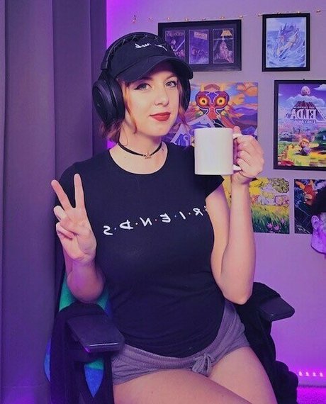 MaryMajora ポルノスター ヌード 写真