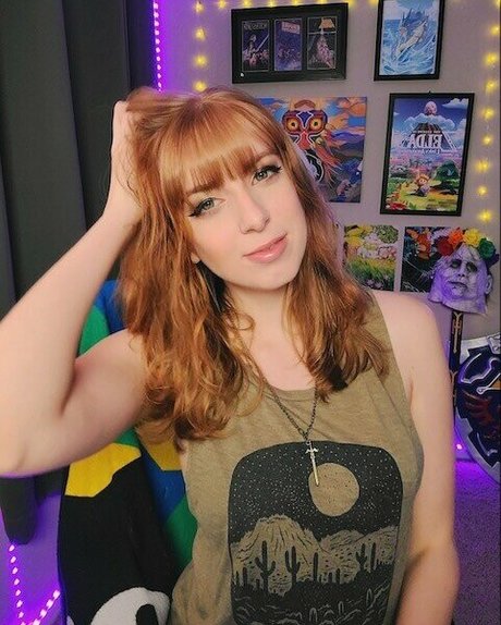 MaryMajora ポルノモデル 写真