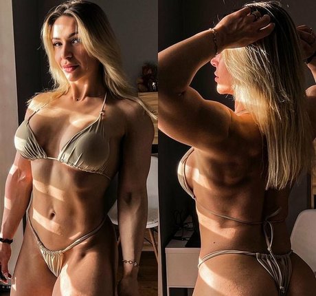Paulina Zawlocka セクシーなスター 写真