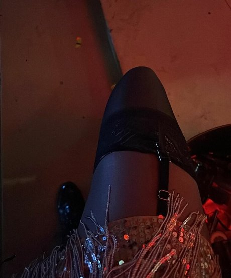 ぽっちゃりブロンドOnlyFans アートxxx ギャラリー