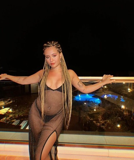 シーメールランジェリーOnlyFans アートヌード 写真