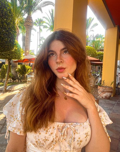 chispipika エロティックなモデル 画像