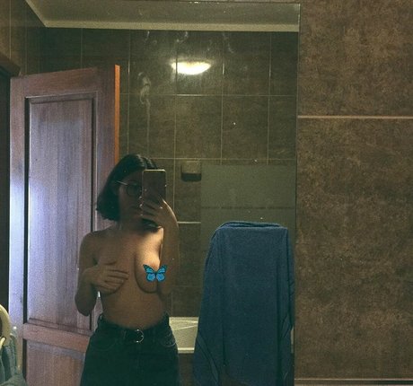 Debora Cardoso スター ヌード ギャラリー