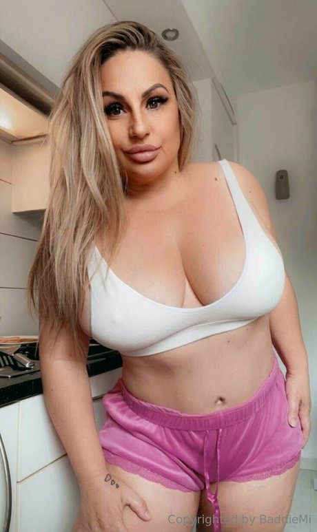 baddiemi top profile image