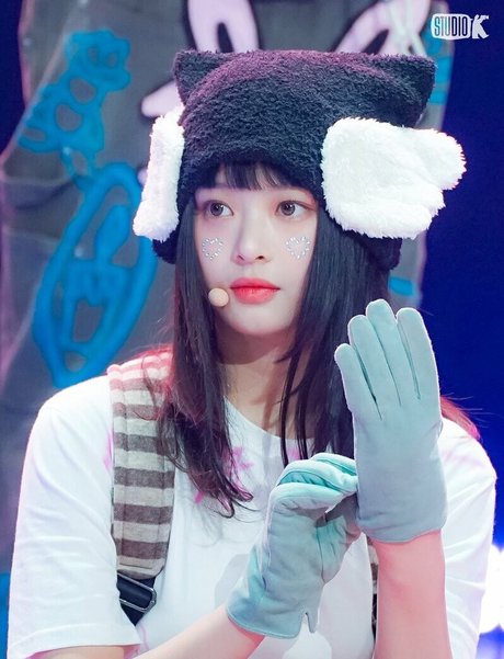 Hanni Pham 完璧なスター 写真