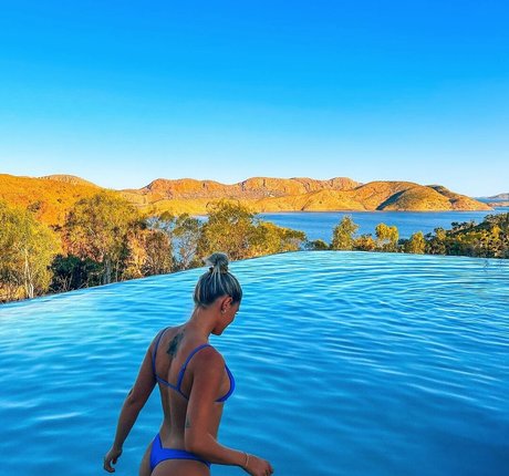 Molly Dixon 最高のスター アーカイブ