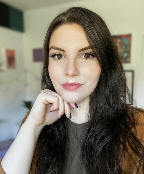 黒檀のシャワー OnlyFans ポルノグラフィック 画像