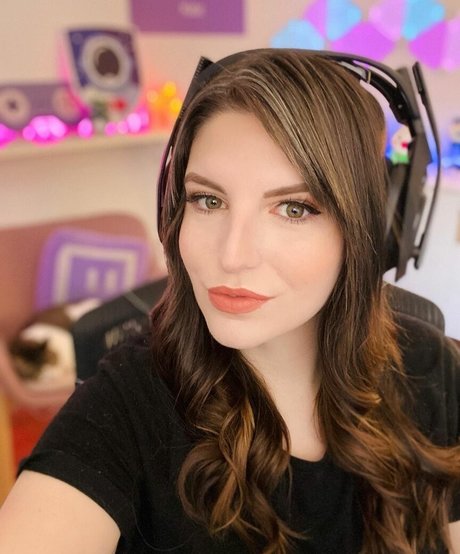 katestark 完璧なポルノスター ギャラリー