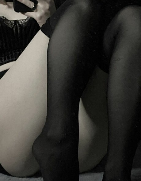 小人エボニーOnlyFans 限定 写真