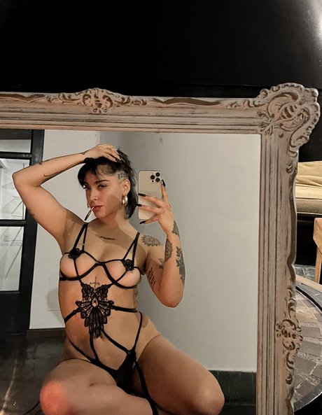 ゲイの若いOnlyFans セクシーヌード 画像