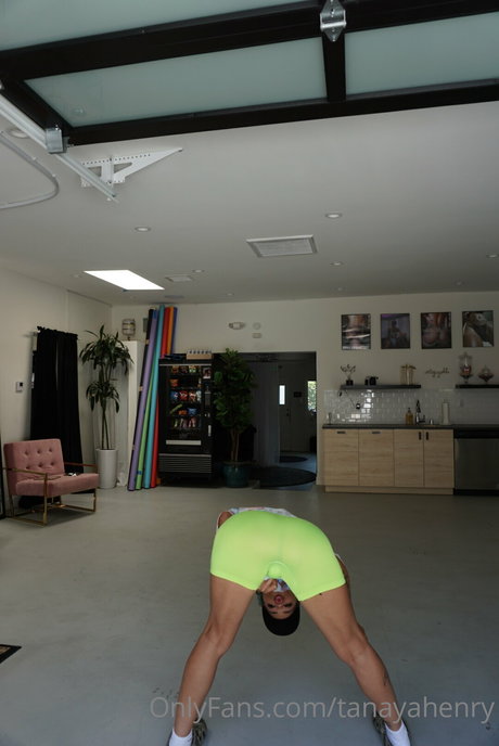 シシーオンリーファンズ 裸 写真