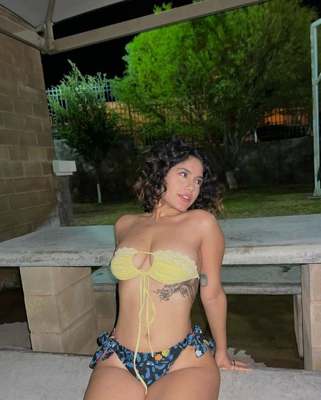 Isabel Neru かわいいポルノスター 写真