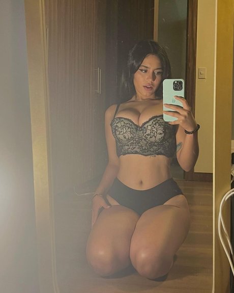 Isabel Neru ポルノスター ホット 写真