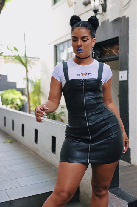 Natalia Pitti アダルトスター 画像