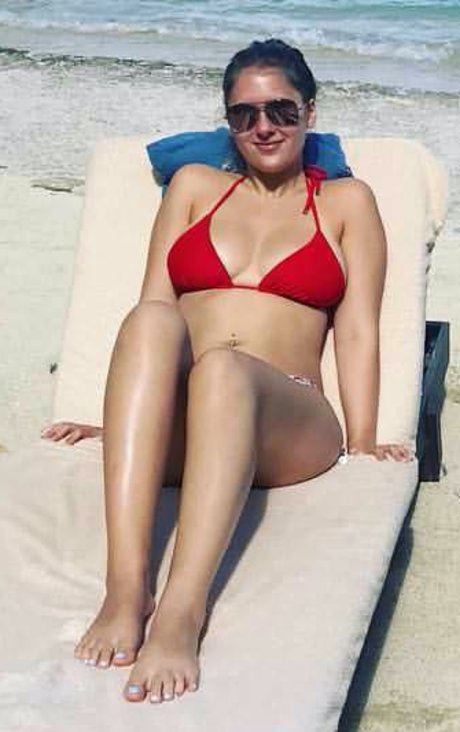 Claire Abbott ポルノスター パーフェクト 写真