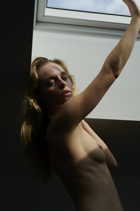 変態エボニーOnlyFans ヌード 写真