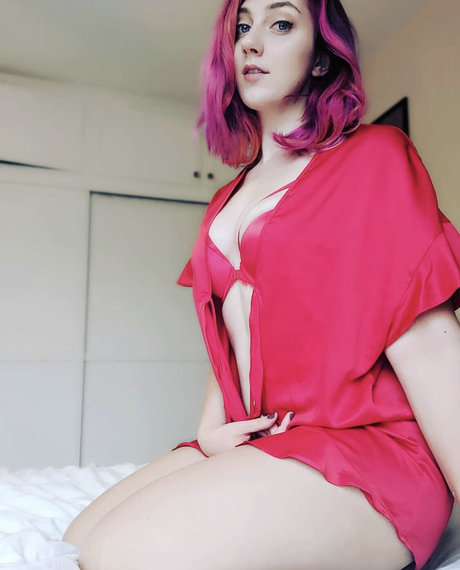 黒髪の熟女OnlyFans ポルノ ギャラリー