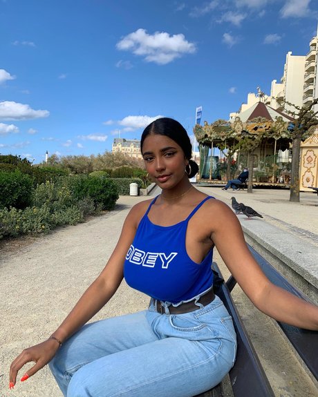 デカ尻ジーンズ OnlyFans 無料セクシー 写真