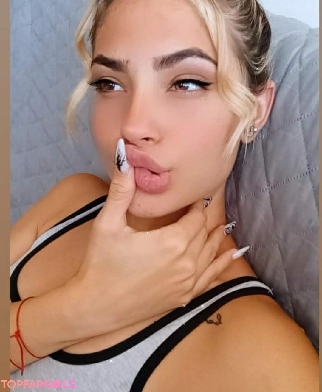 Alejandra Barbie_ セクシーなポルノスター 写真