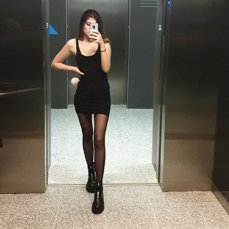 Babyyy Gorilla ヌードのポルノスター ギャラリー